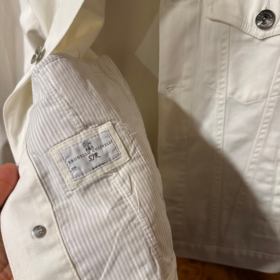 브루넬로 쿠치넬리 데님 트러커 자켓 판매 합니다. 상품이미지7