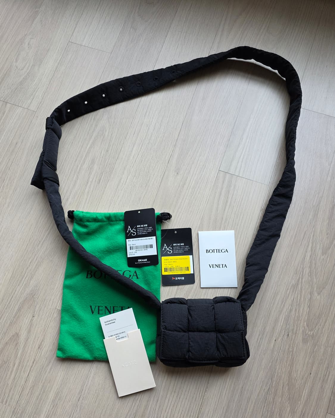 [풀구성,새상품급]보테가베네타 패딩 카세트백 블랙 상품이미지1