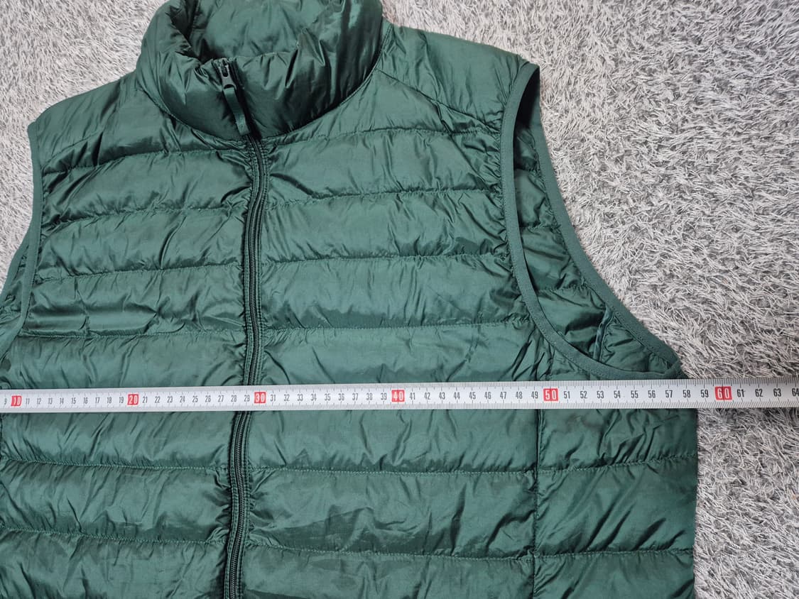 유니클로 남성 경량 다운 패딩 조끼 XL 상품이미지9