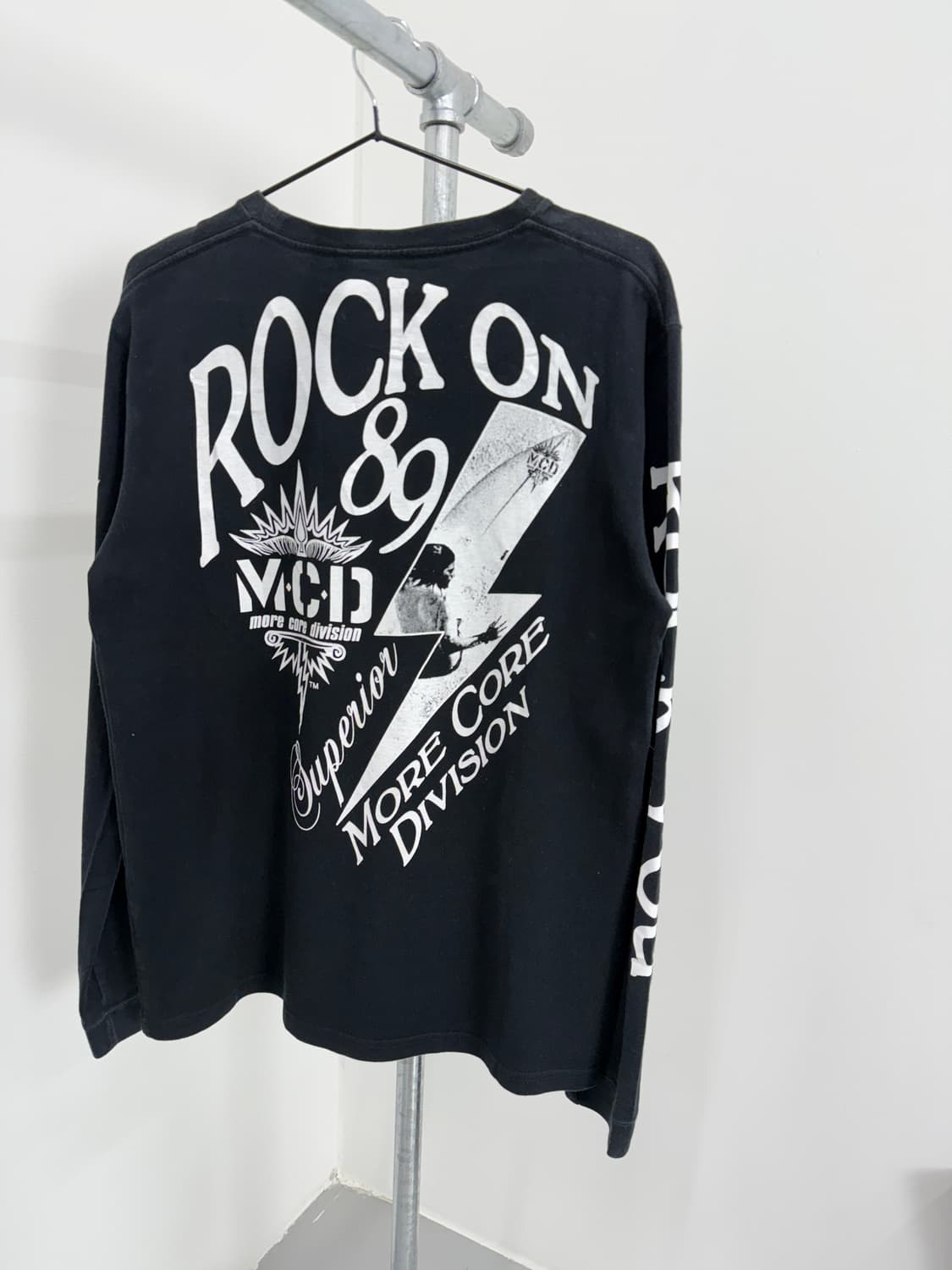 M.C.D Punk Surf Graphic Tee 상품이미지5