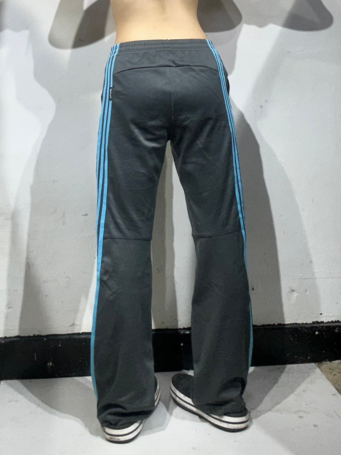 아디다스 차콜 블루 삼선 와이드 팬츠 S 상품이미지3