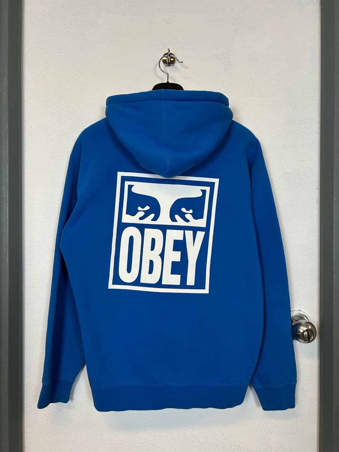 T053 오베이 아이즈 로고 블루 후디 상품이미지4