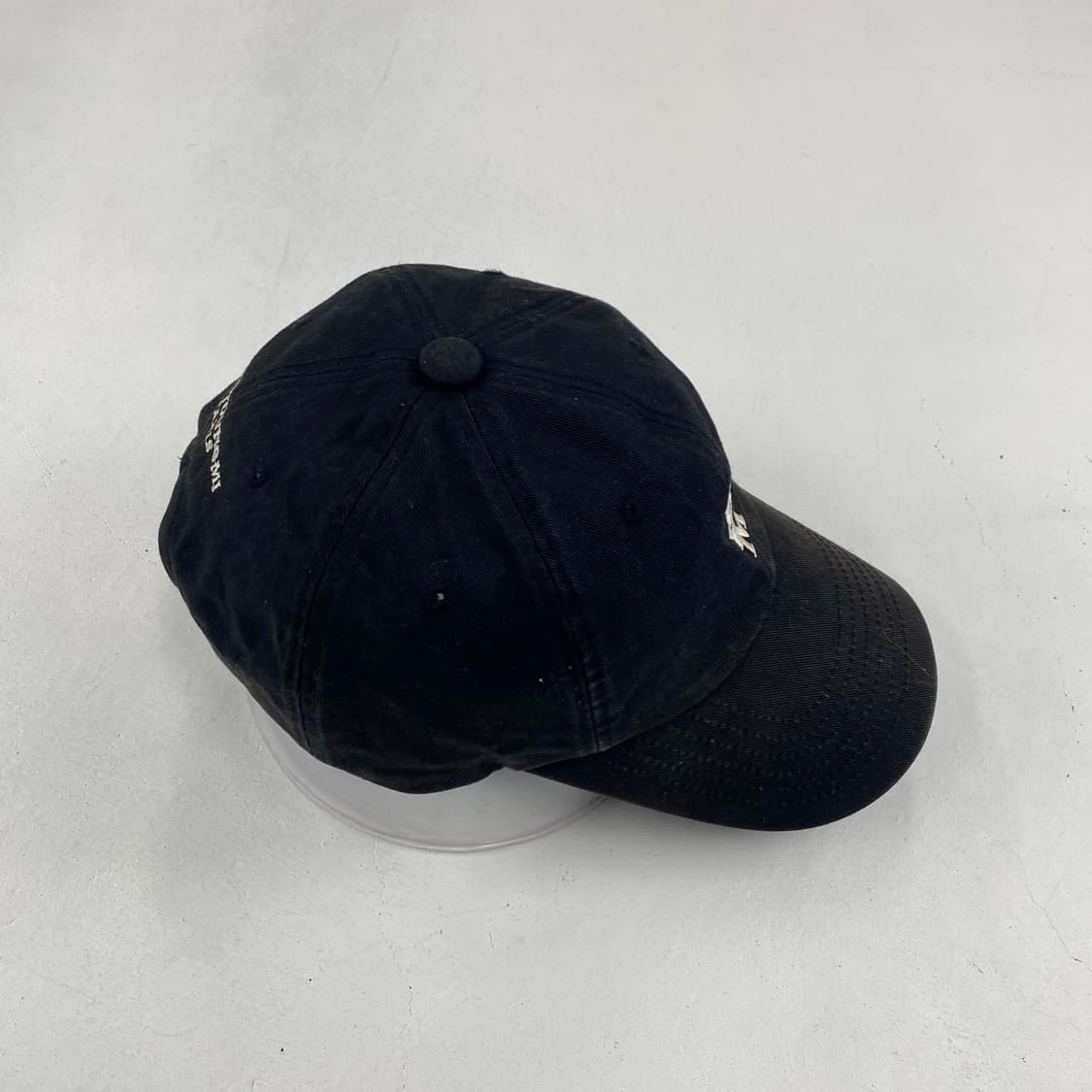 우영미 스몰 로고 블랙 볼 캡 상품이미지5