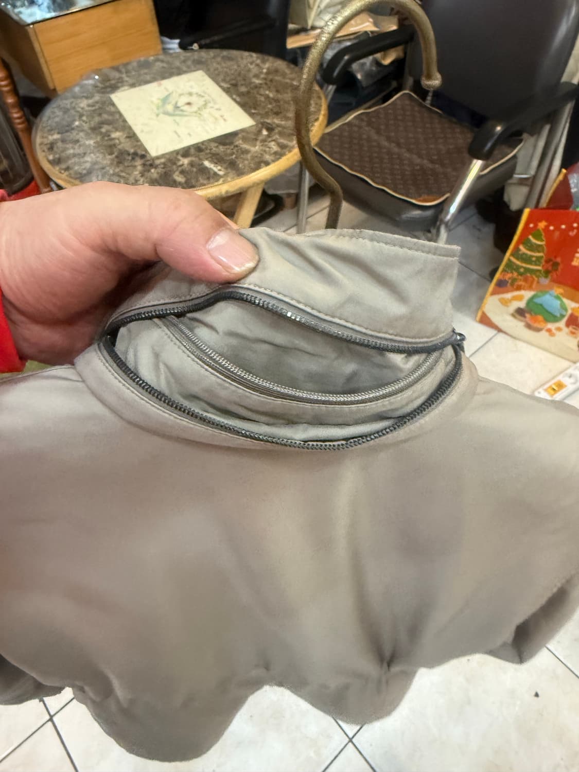 48/100 정품 로로피아나 트레블러 자켓 팝니다 상품이미지9