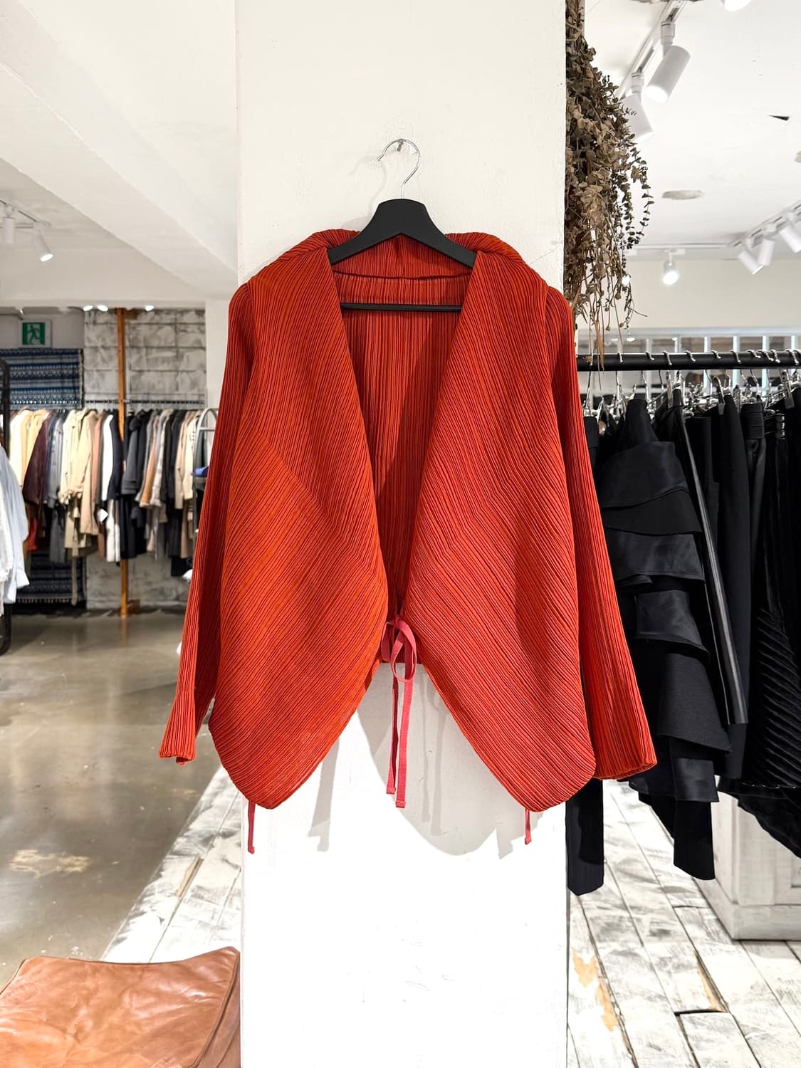 이세이 미야케 페테 리본 타이 플리츠 가디건 상품이미지1