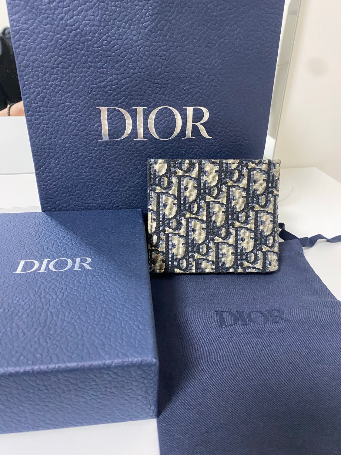 디올 오블리크 반지갑 정품 풀박스 사용감 외출 5회 미만  상품이미지1
