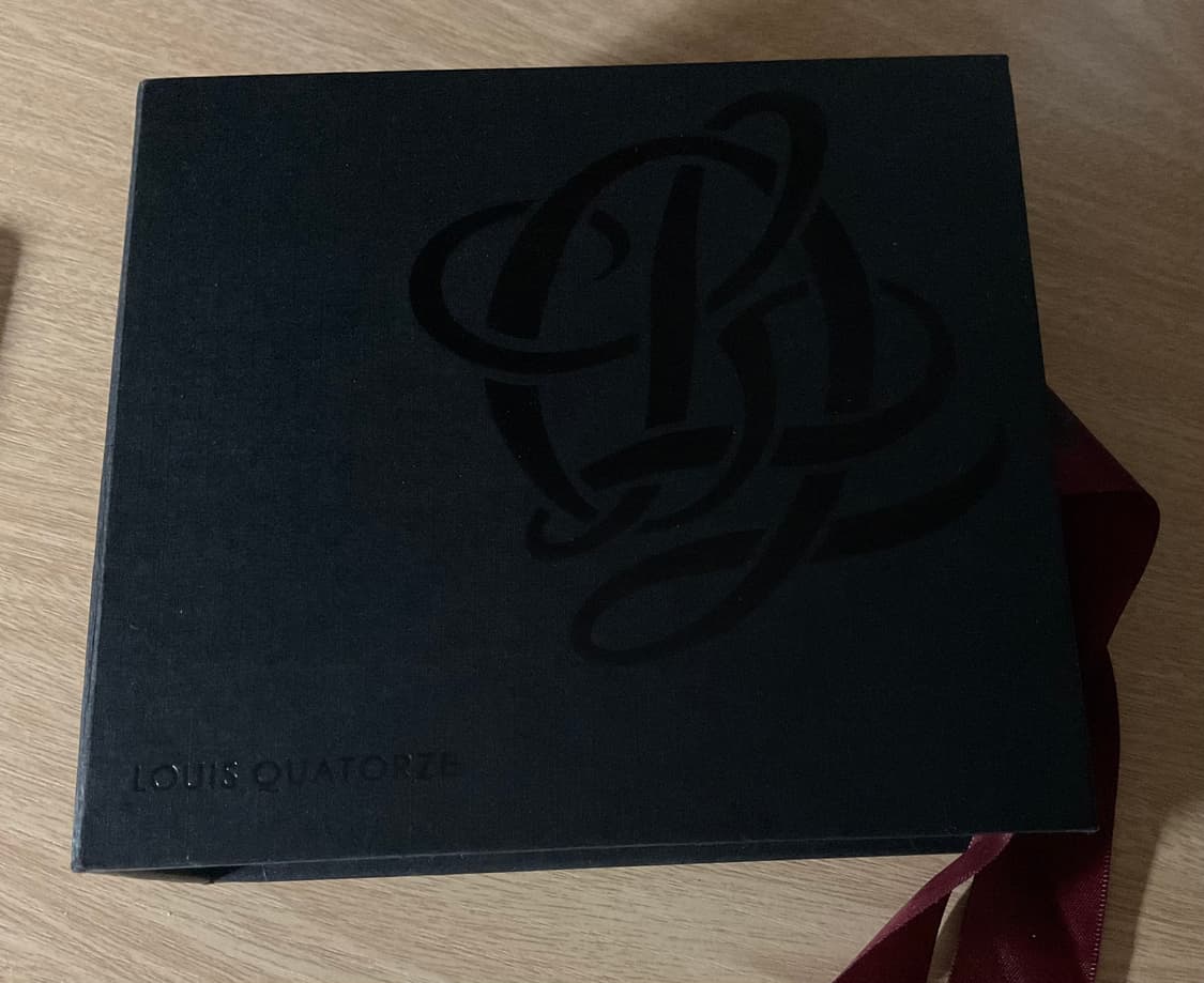 루이까또즈 지갑 중고  상품이미지3