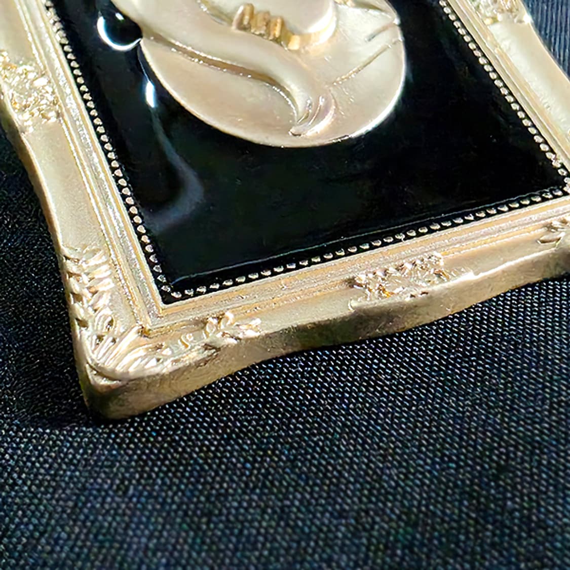 𝒫𝑜𝓇𝓉𝓇𝒶𝒾𝓉  브로치 상품이미지2