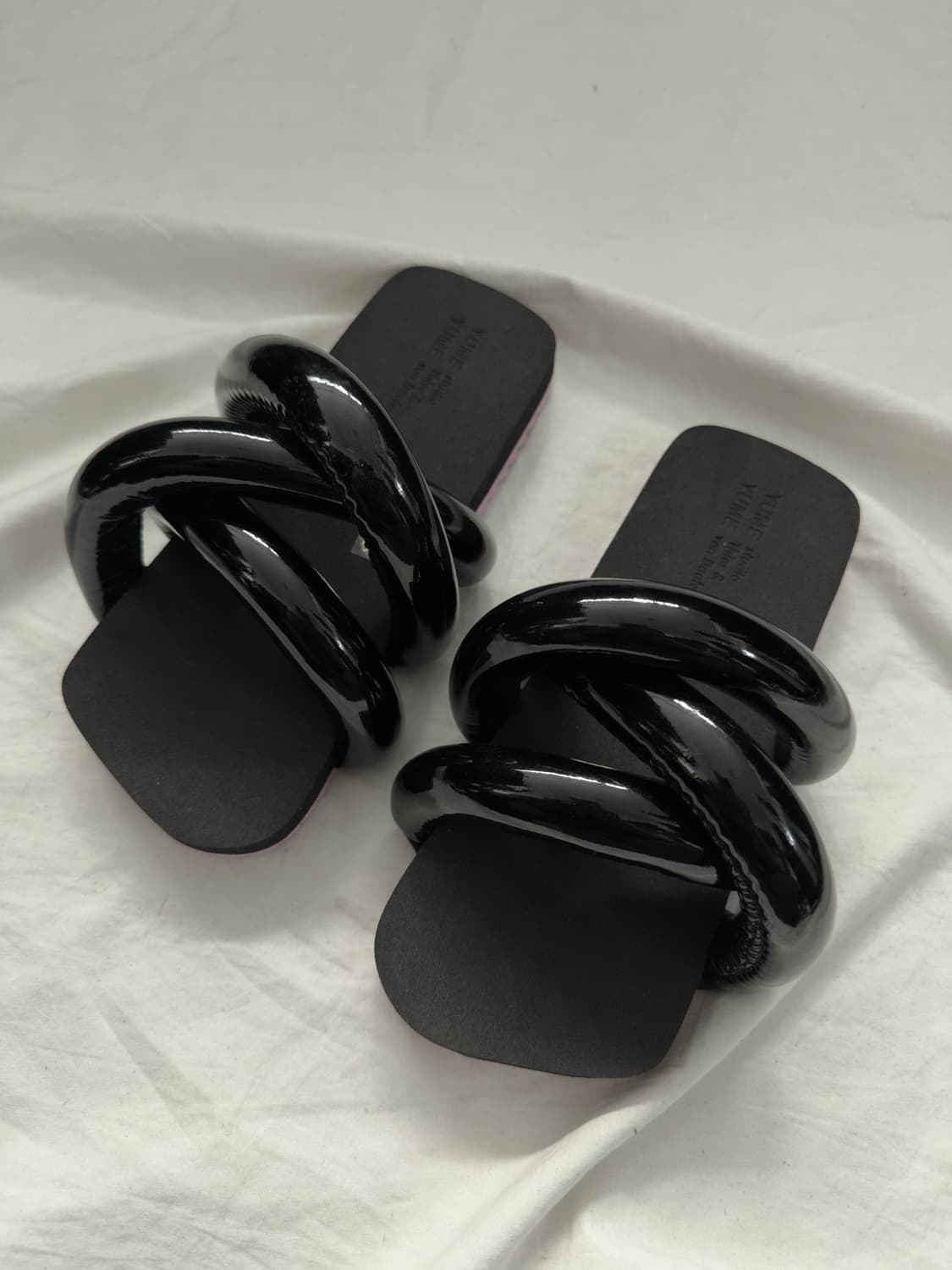 yume yume 플러피 스트링 플랫 샌들 상품이미지1