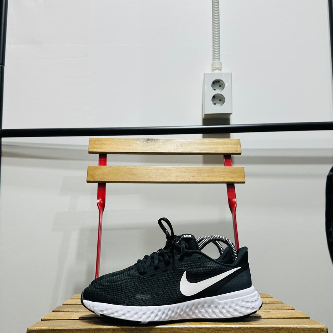 230) 나이키 운동화 여성 여자 신발 레볼루션 블랙 상품이미지3