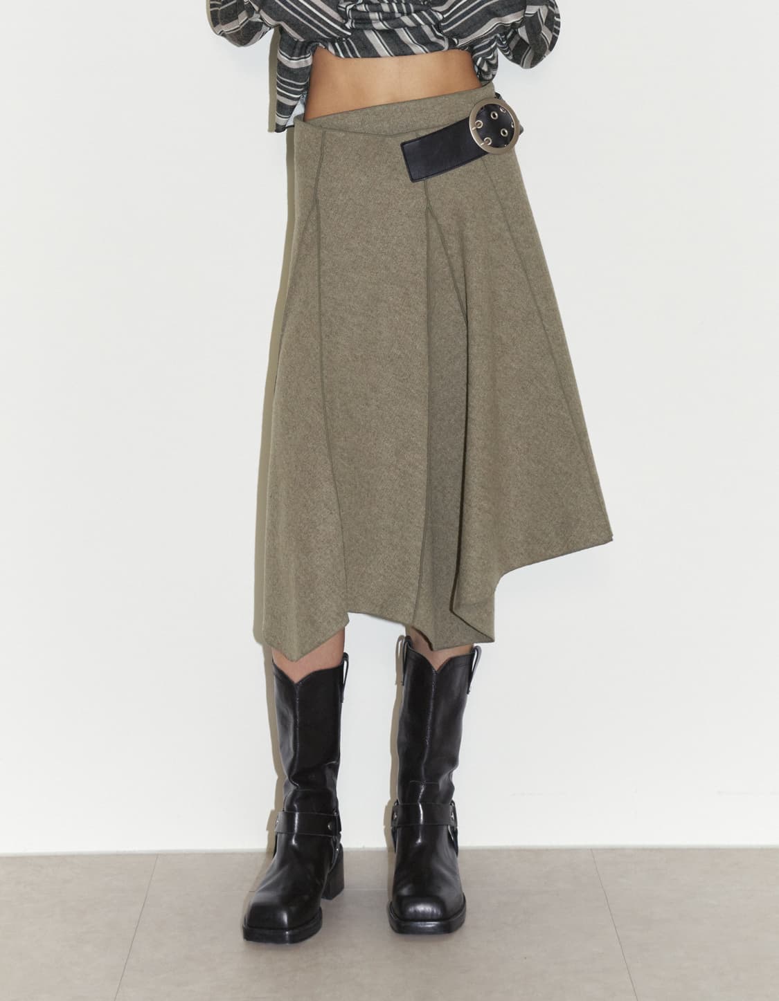 폴리수엠 랩 스커트 상품이미지1