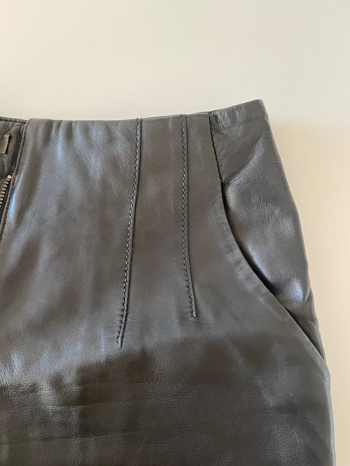 muubaa 무바 레더 양가죽 쇼츠 반바지 uk6 상품이미지3