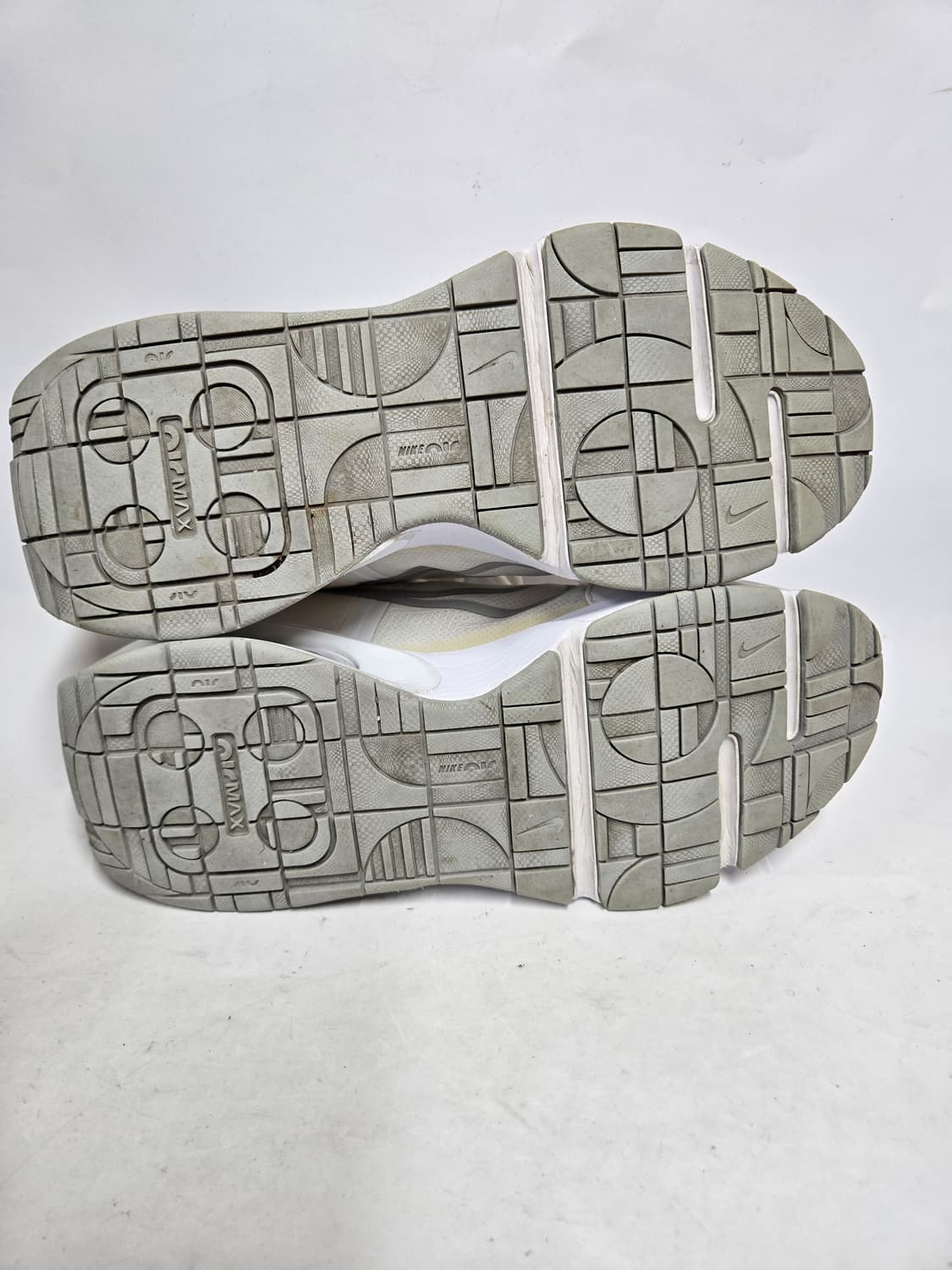 나이키 에어맥스 인터락 흰색 245 상품이미지7