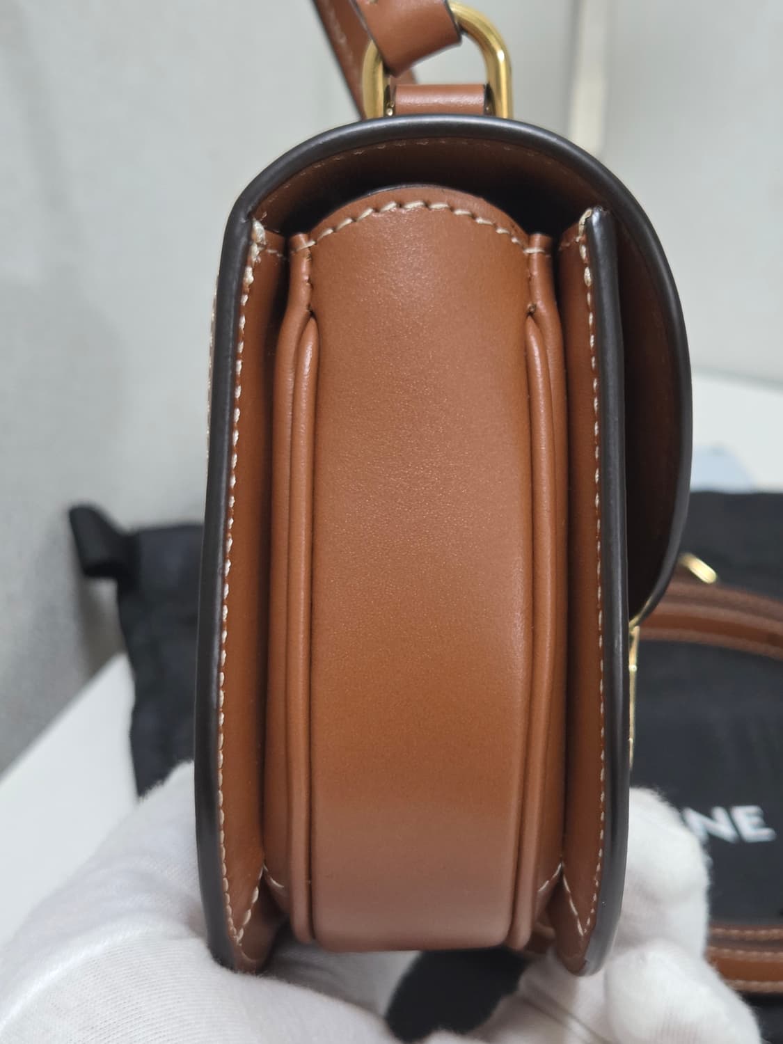 [새상품급] 셀린느 트리오페 클레아 미니 베사체 Tan 상품이미지4