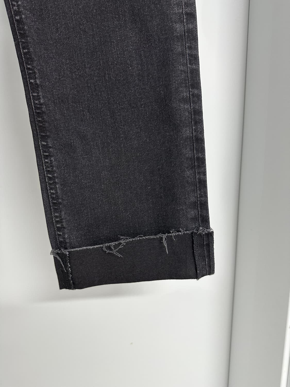 [산드로] 여성 블랙 와이드 롤업 데님 상품이미지4