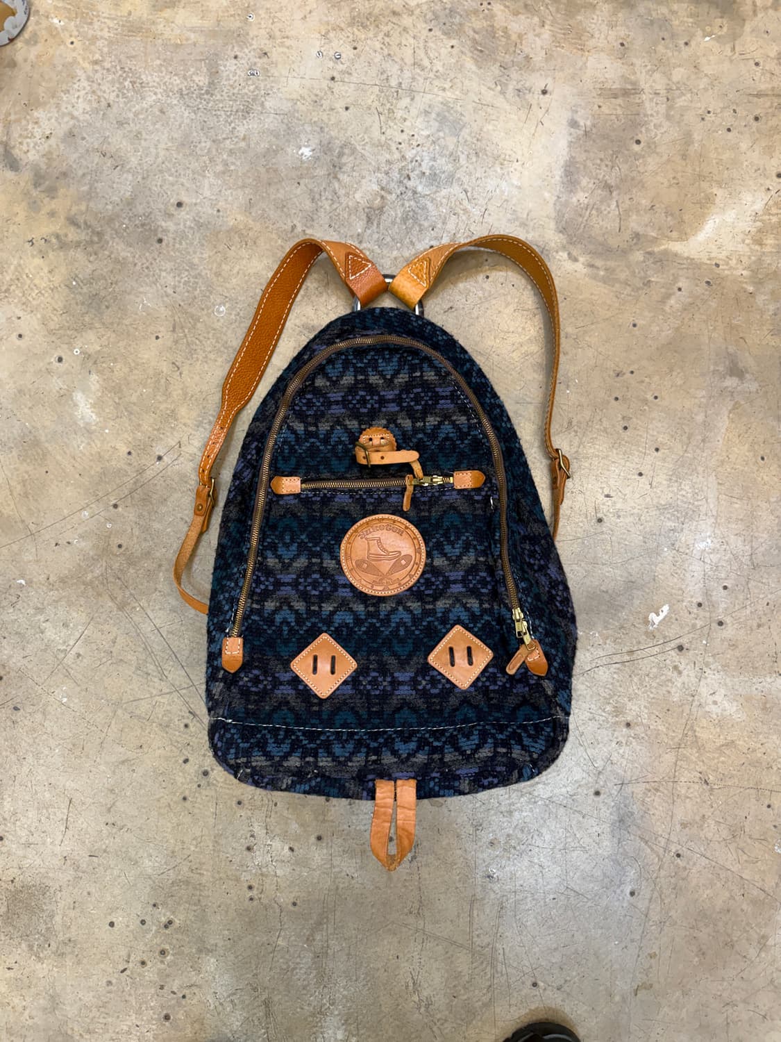 유케텐 트라이앵글 울 백팩 상품이미지1