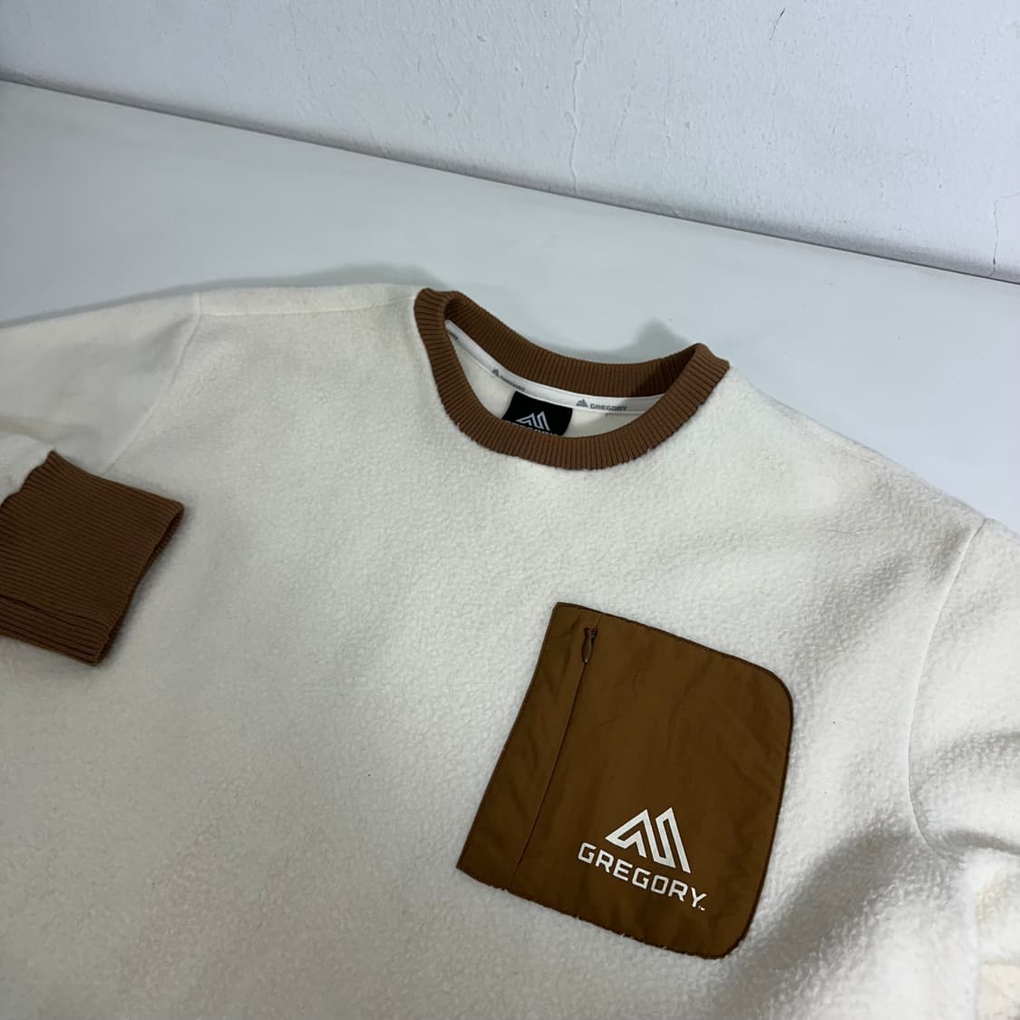 XL 그레고리 크림 배색 후리스 맨투맨 상품이미지4