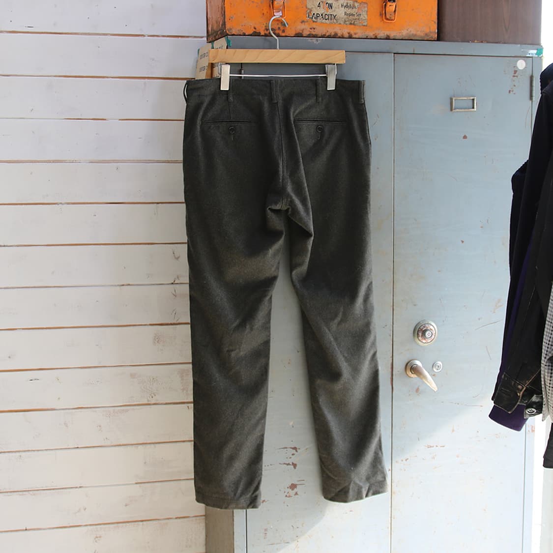 (착용컷) UNITED ARROWS 모직 팬츠 (남성용 34.5) 상품이미지2