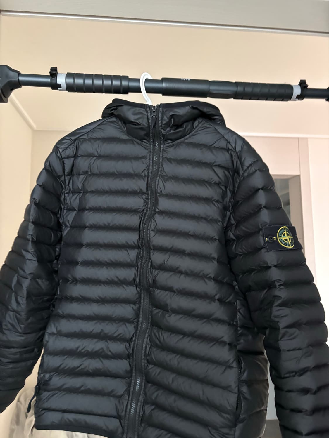 스톤아일랜드 경량패딩 블랙 상품이미지1