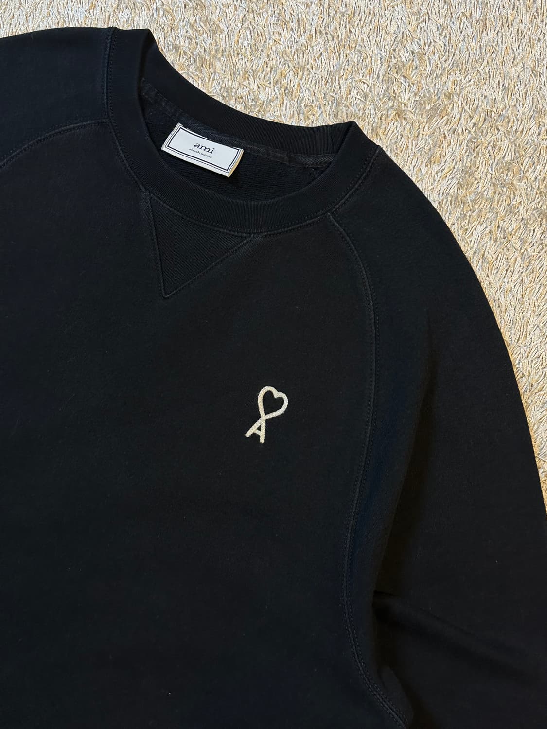 아미 AMI 스몰 하트로고 맨투맨 블랙 상품이미지2