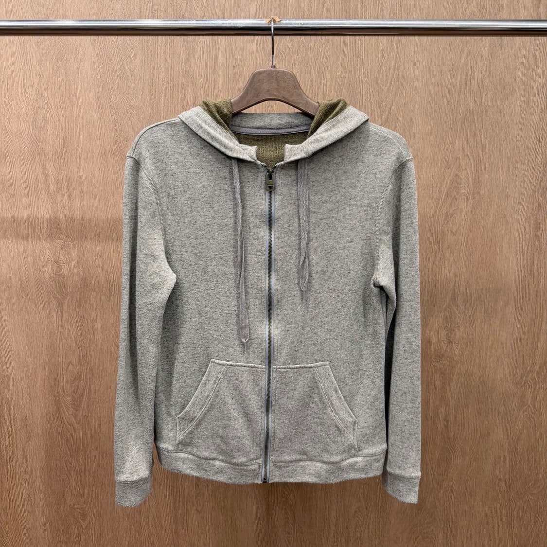 쟈딕 앤 볼테르 후드 집업 배색 안감 애니멀 자수 패치 디테일 그레이 상품이미지2