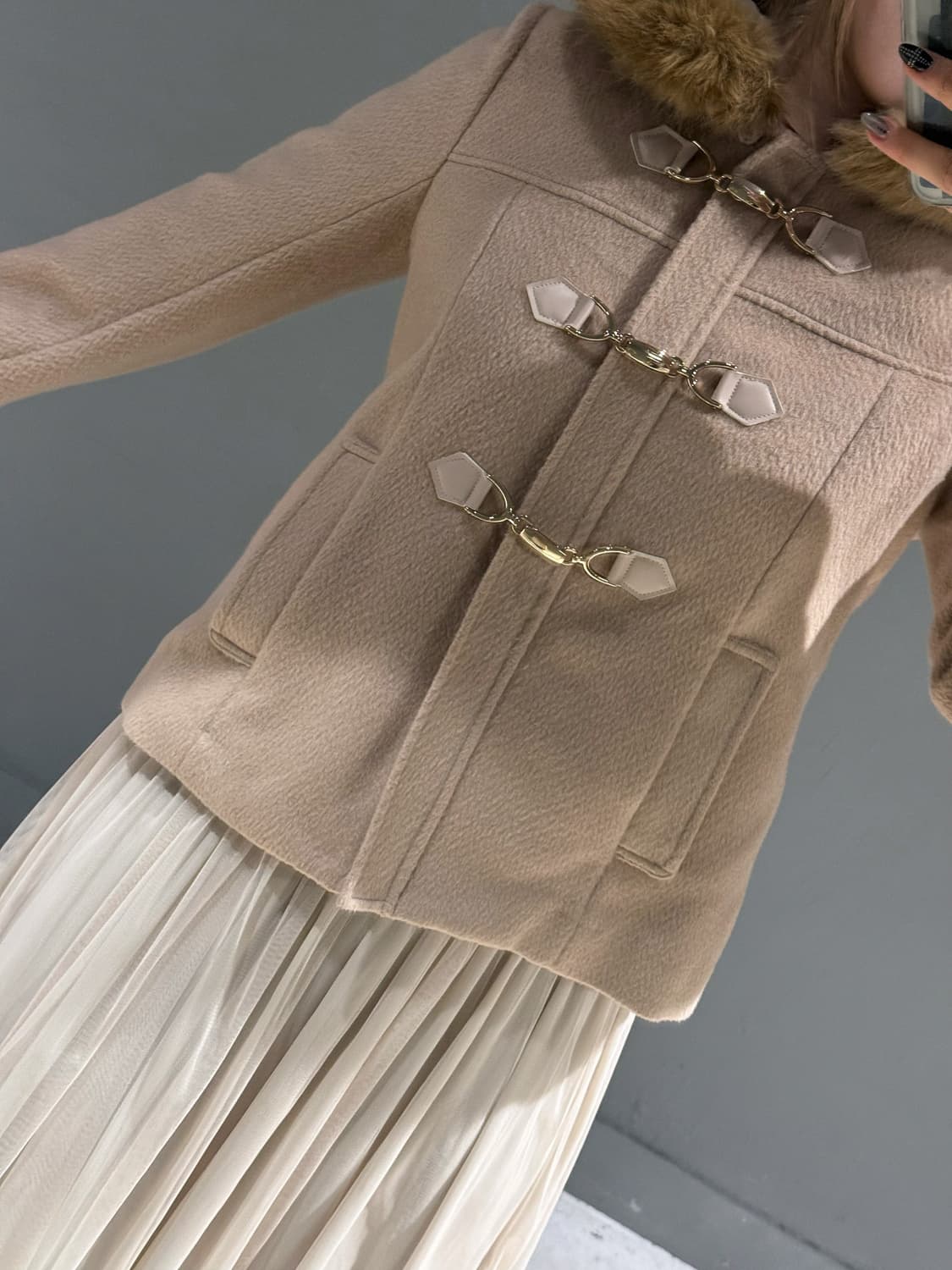 세실맥비깔 버클 디테일 라떼갸루 숏코트 상품이미지2