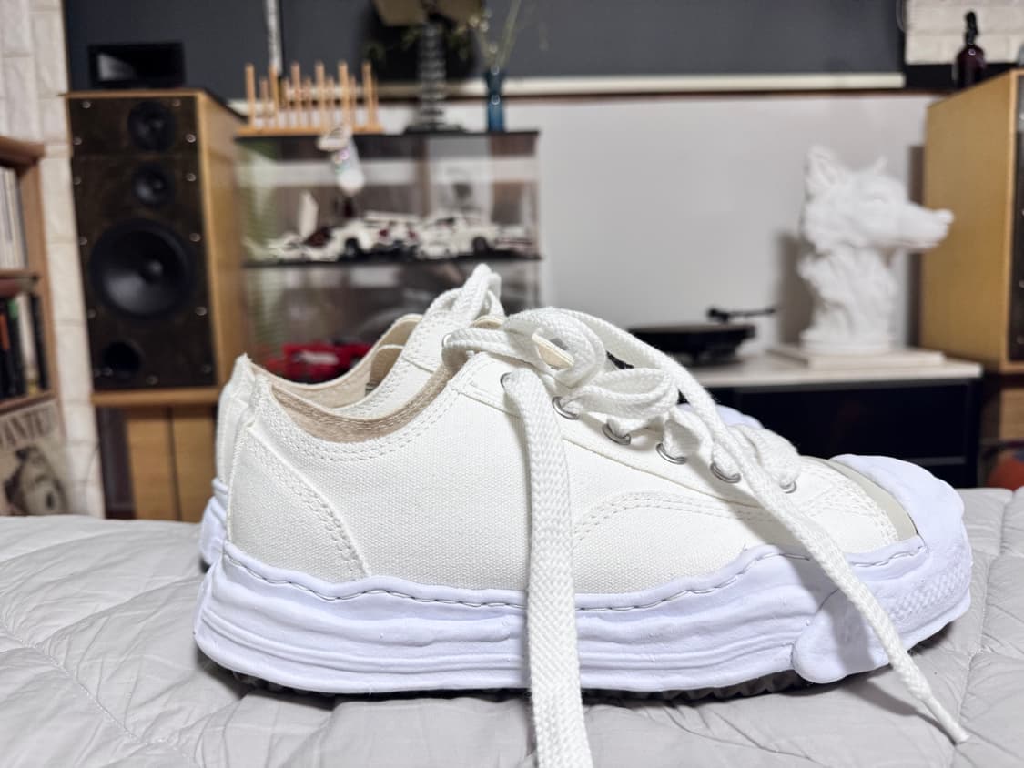 메종 미하라 야스히로 피터슨 OG 솔 PL 레더 로우탑 스니커즈 화이트 상품이미지2