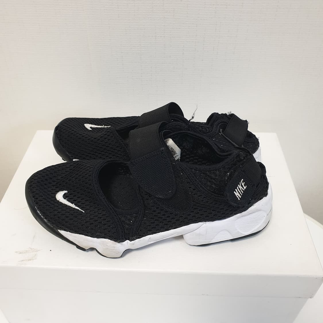 나이키 에어리프트 240 상품이미지1