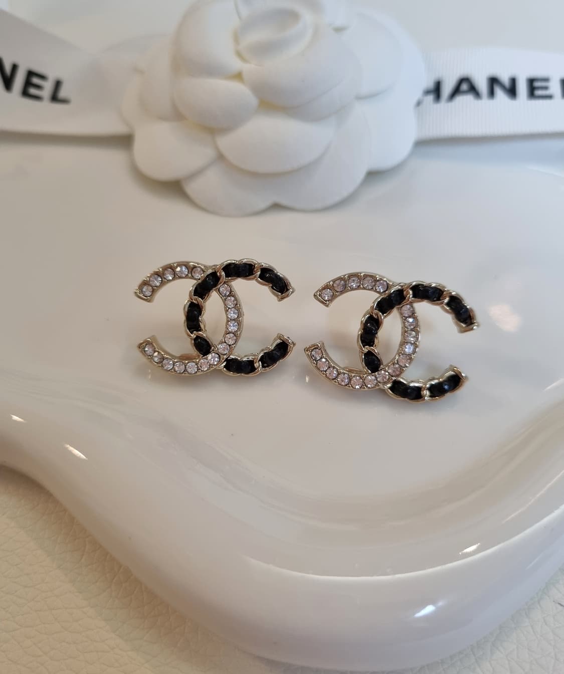 샤넬 가죽체인&크리스탈 CC로고 귀걸이 업사이클링 상품이미지5