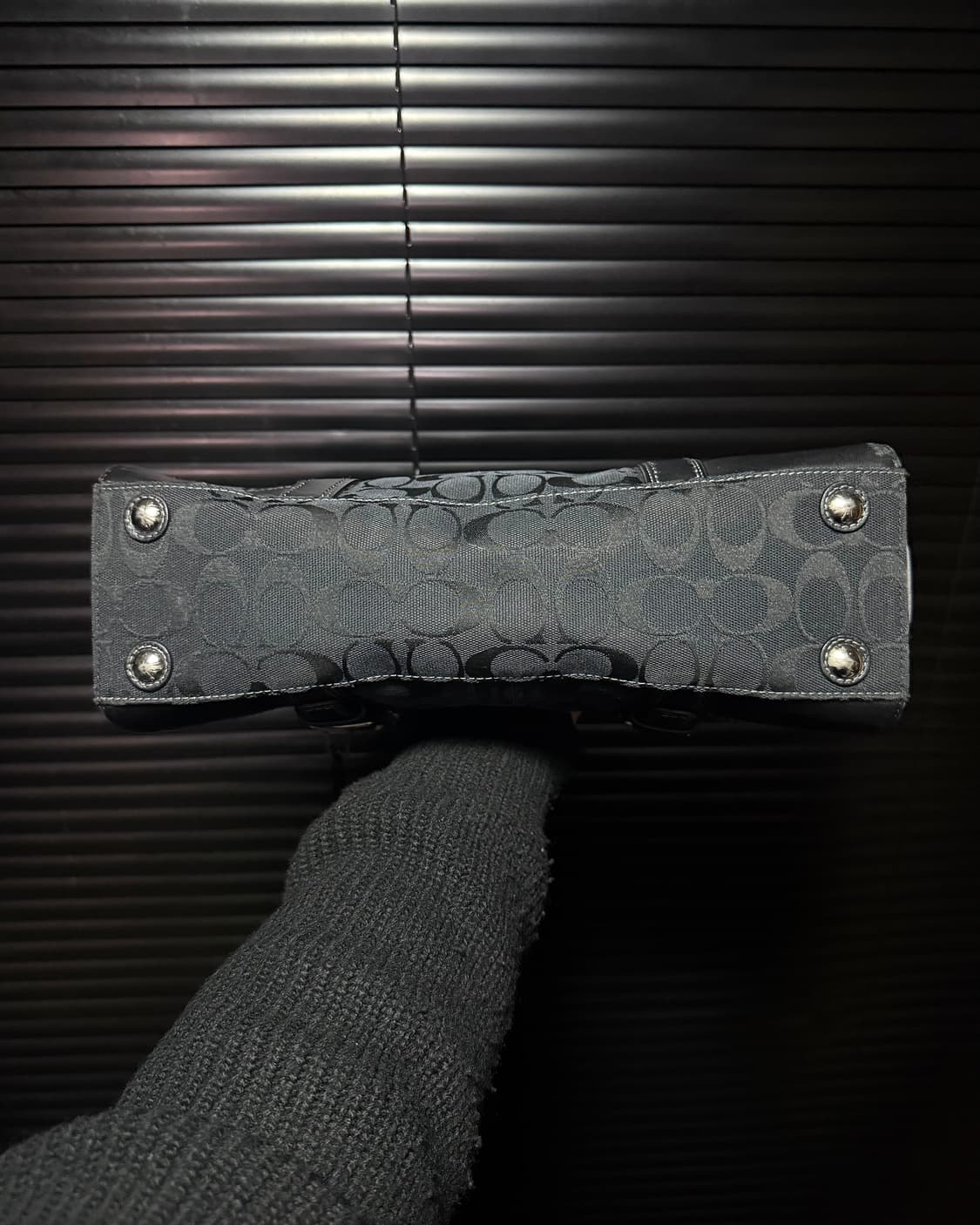 코치 시그니처 로고 패턴 블랙 가죽 버클 숄더백 고스 펑크 갸루 락시크 상품이미지6