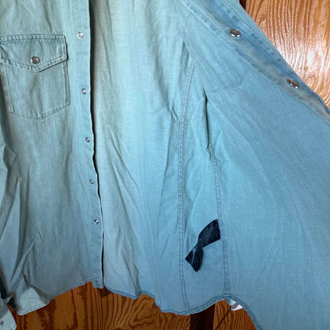 톰포드 데님 셔츠 새상품 판매 합니다. 상품이미지6