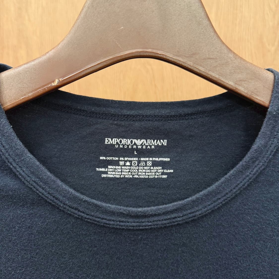 엠포리오 아르마니 라운드넥 반팔 티셔츠 로고 프린팅 디테일 블랙 상품이미지6