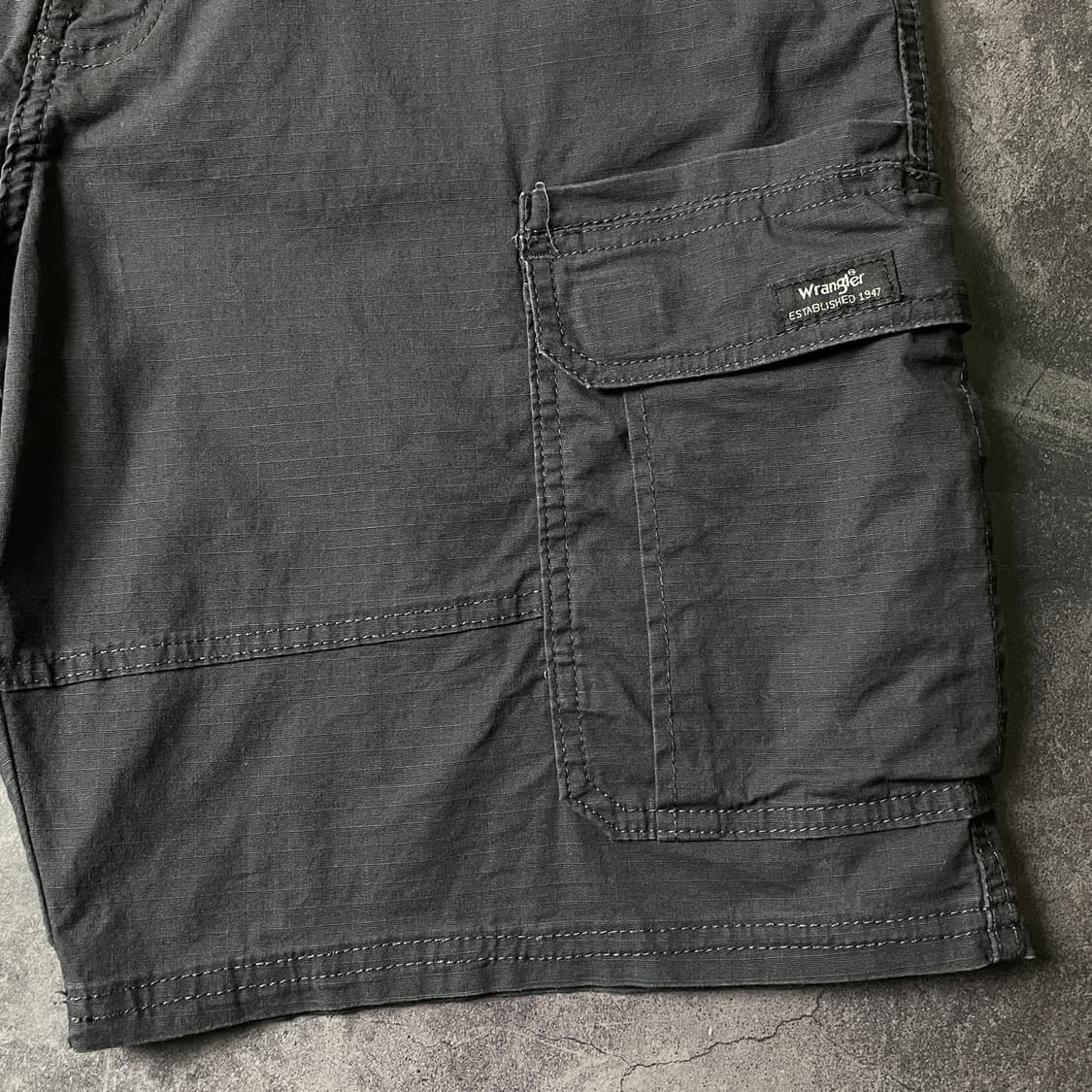 WRANGLER 랭글러 빈티지 차콜 카고 하프 팬츠 A00748 상품이미지4