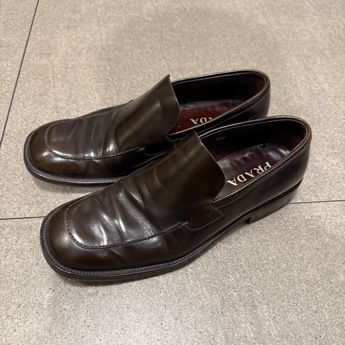 프라다 스퀘어토 다크브라운 로퍼 8 1/2 상품이미지3