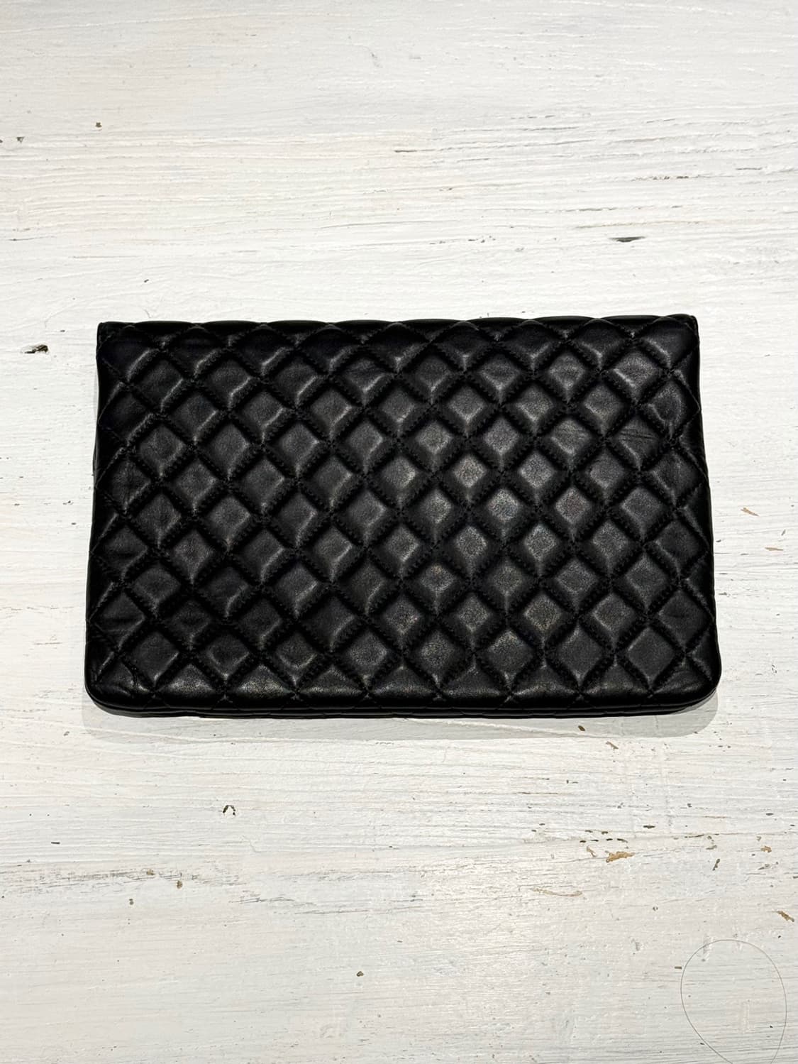 샤넬 블랙 클래식 퀼팅 플랩 클러치 상품이미지3