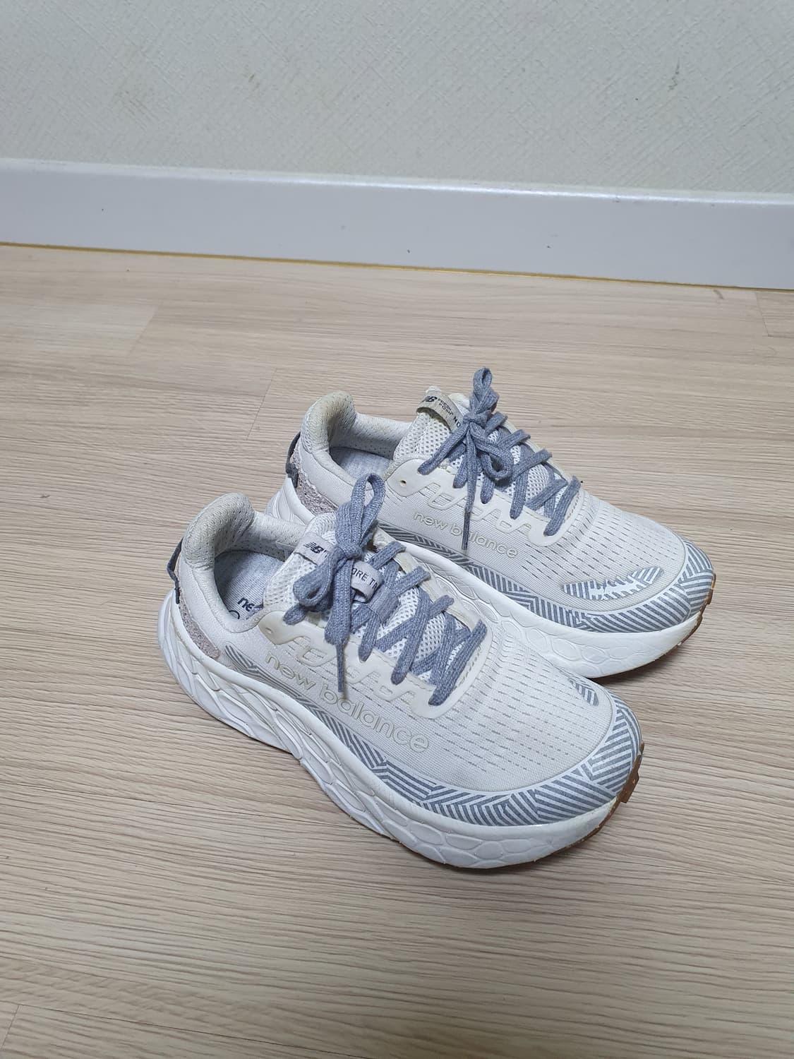 뉴발란스 프레쉬 폼 모어 트레일 v3 235 상품이미지2