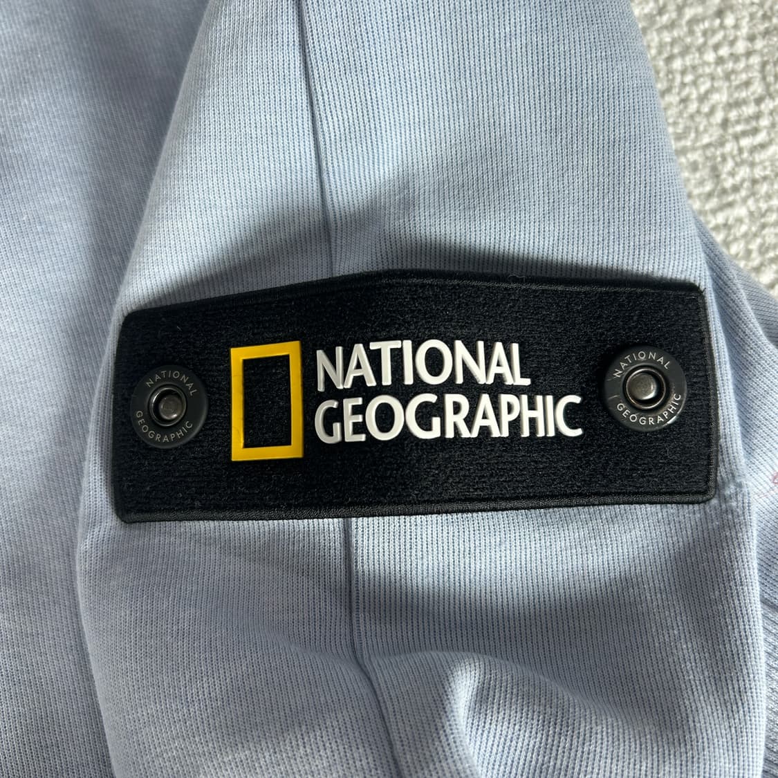 네셔널지오그래픽 하늘색 맨투맨  상품이미지3