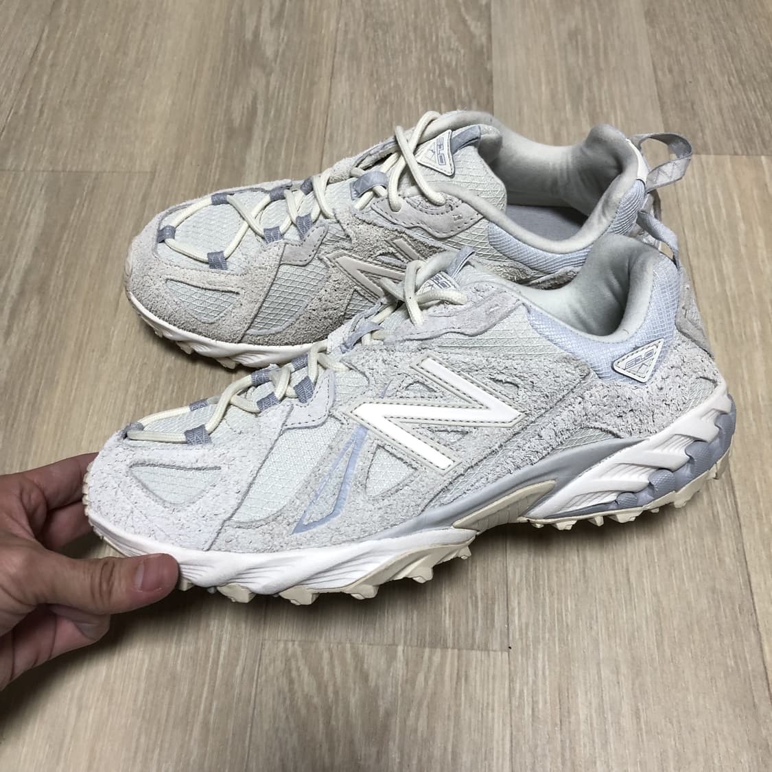 (260) 뉴발란스 ML 610 앙고라 크림 스웨이드 트래킹 스니커즈 상품이미지1