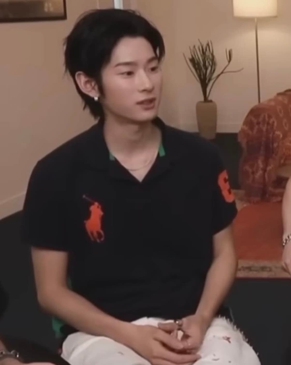 나우아임영 착용한 폴로 빅포티 카라티 구합니다! 상품이미지1