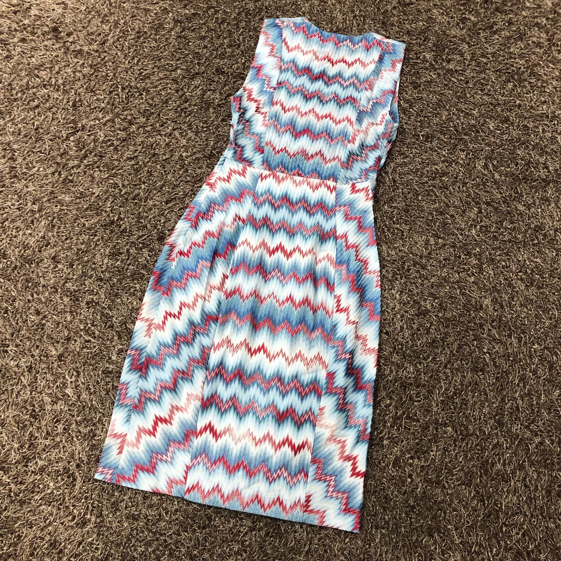 S 미쏘니 슬리브리스 민소매 패턴 원피스 상품이미지2