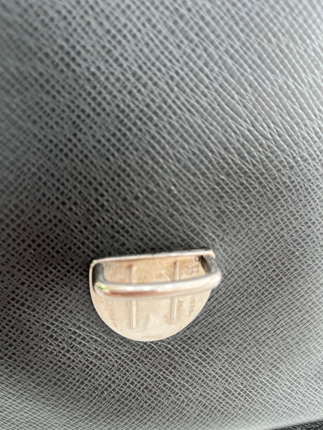 루이비통 타이가 알렉세이 크로스백 블랙 상품이미지9