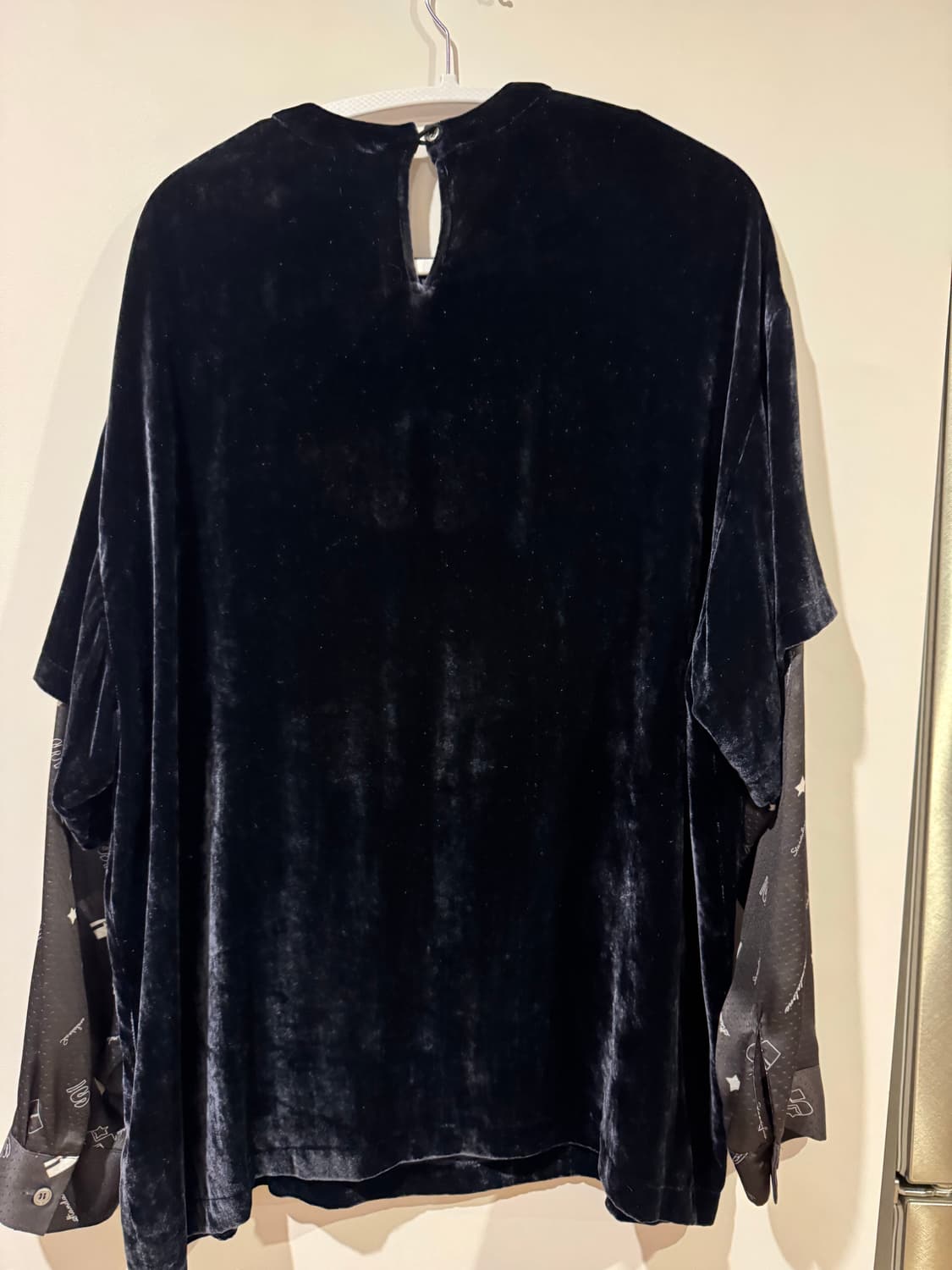 스탠드얼론 벨벳 티셔츠 상품이미지3