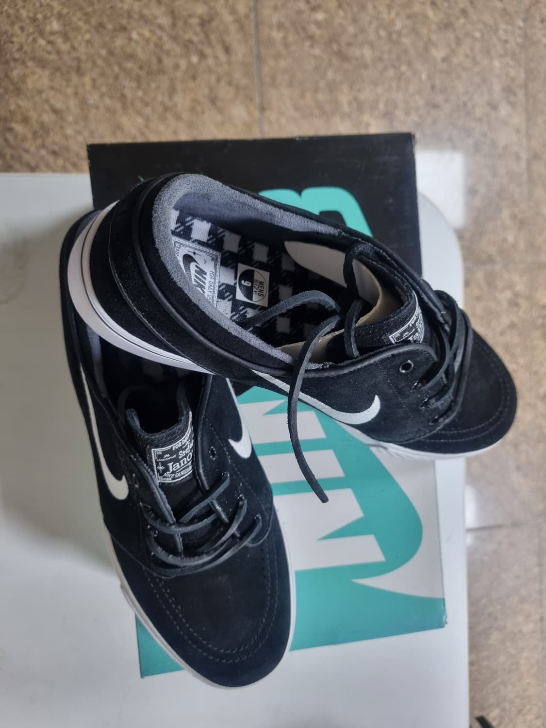 스테판 야노스키 블랙 화이트 상품이미지3