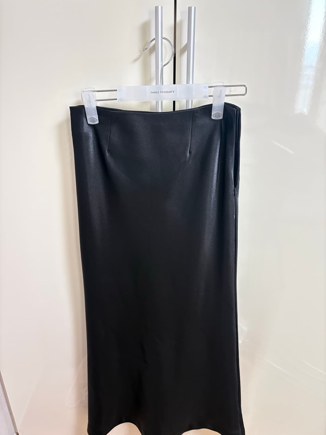 더베를린 새틴 롱스커트 상품이미지1