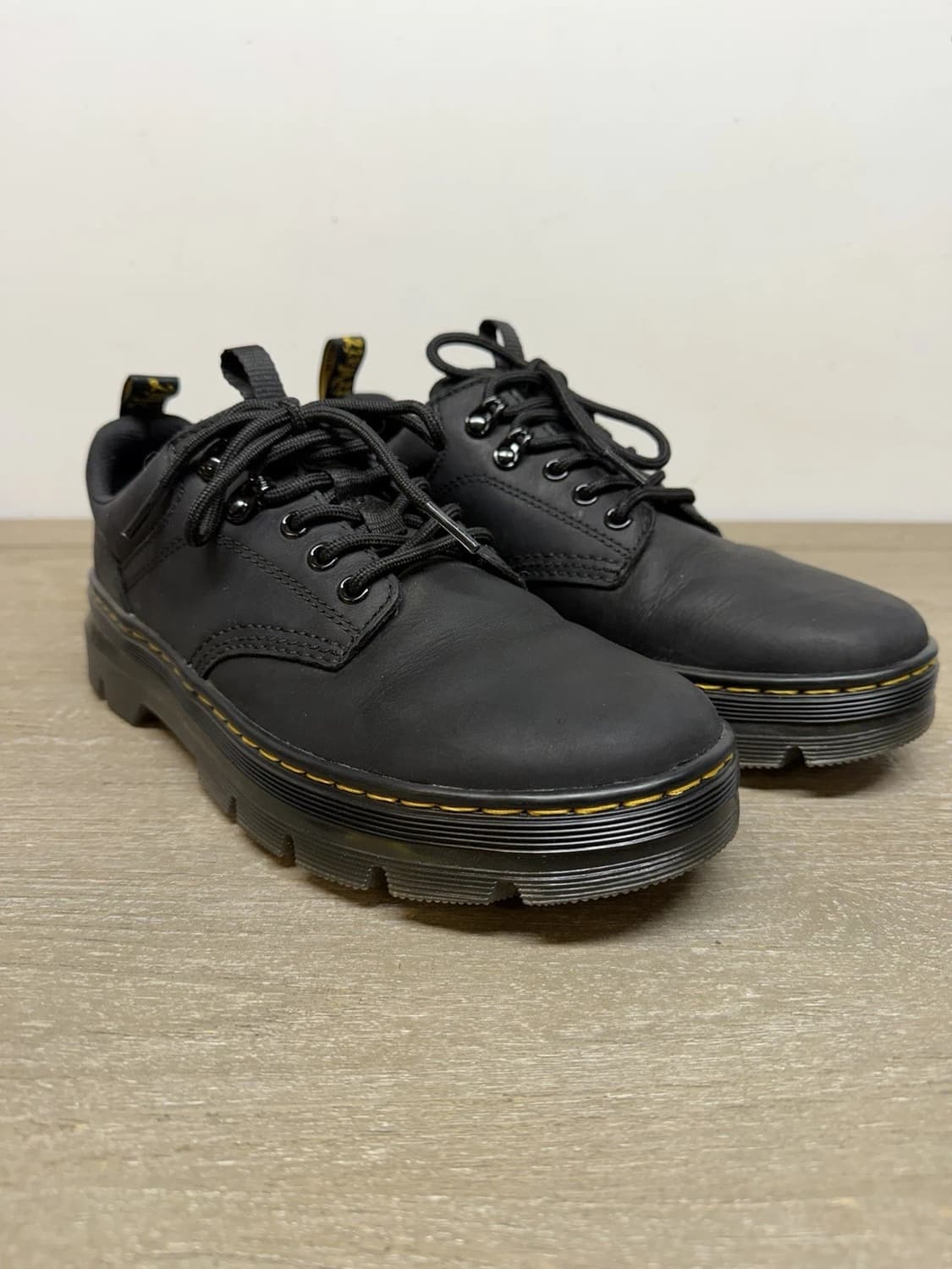 닥터마틴 리더 와이오밍 레더 유틸리티 슈즈 블랙 상품이미지1