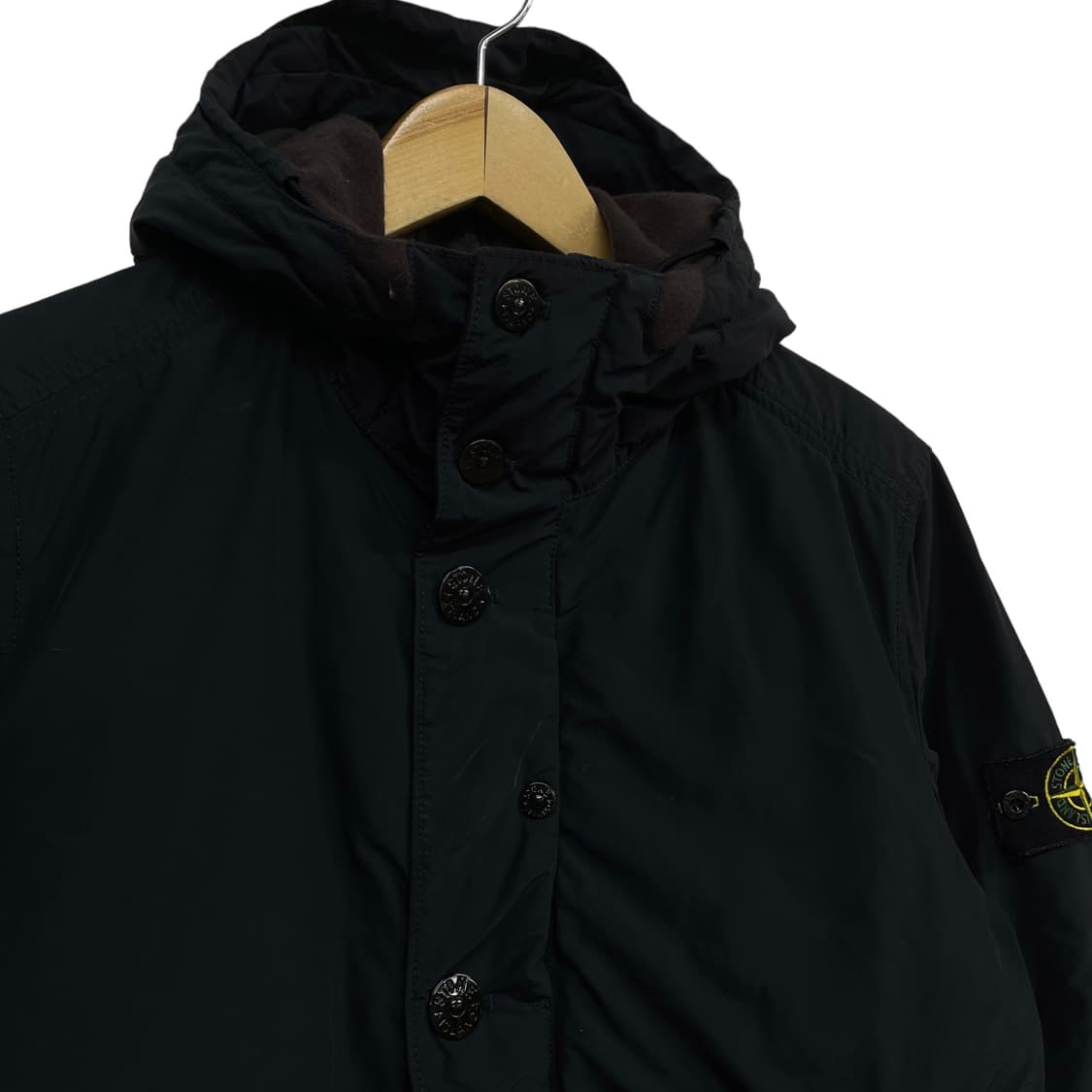 스톤아일랜드 마이크로랩스 와펜 후드 패딩 자켓 상품이미지2