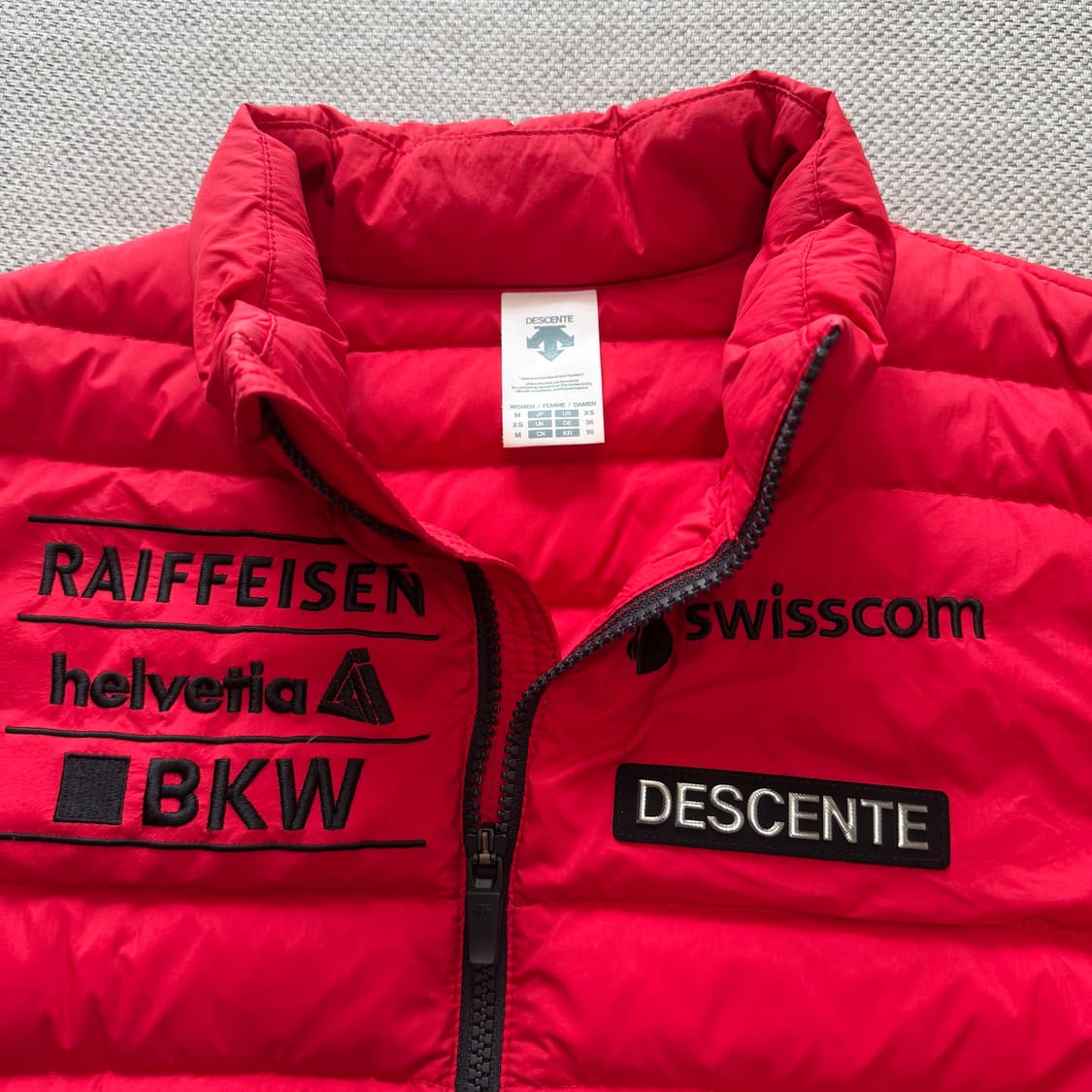 데상트 아우디 경량패딩 상품이미지4