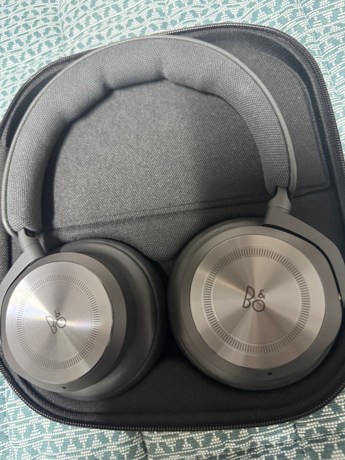 뱅앤올룹슨 베오플레이 HX 블랙 상품이미지2