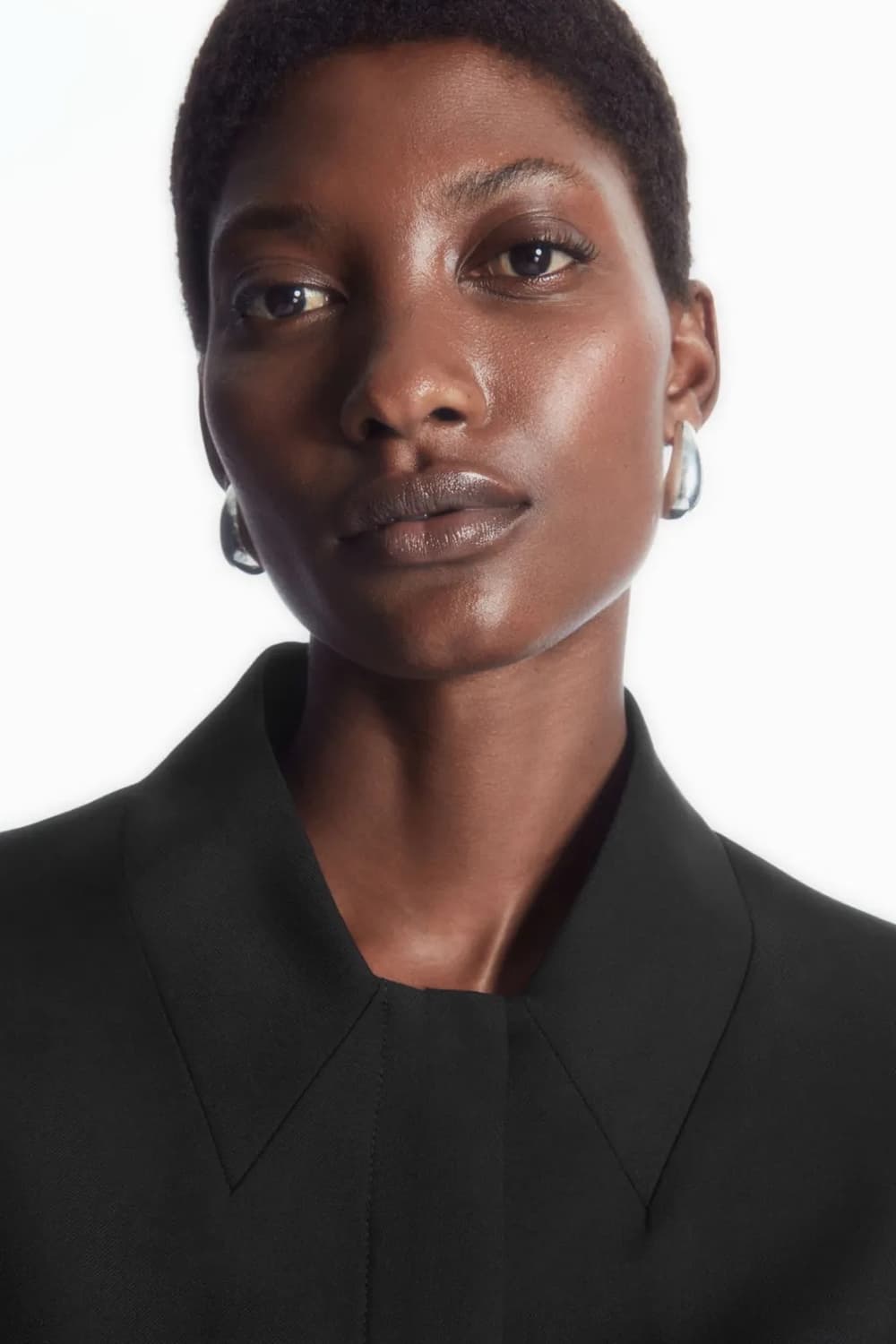 COS 파워숄더 디컨스트럭티드 블랙 재킷 상품이미지3