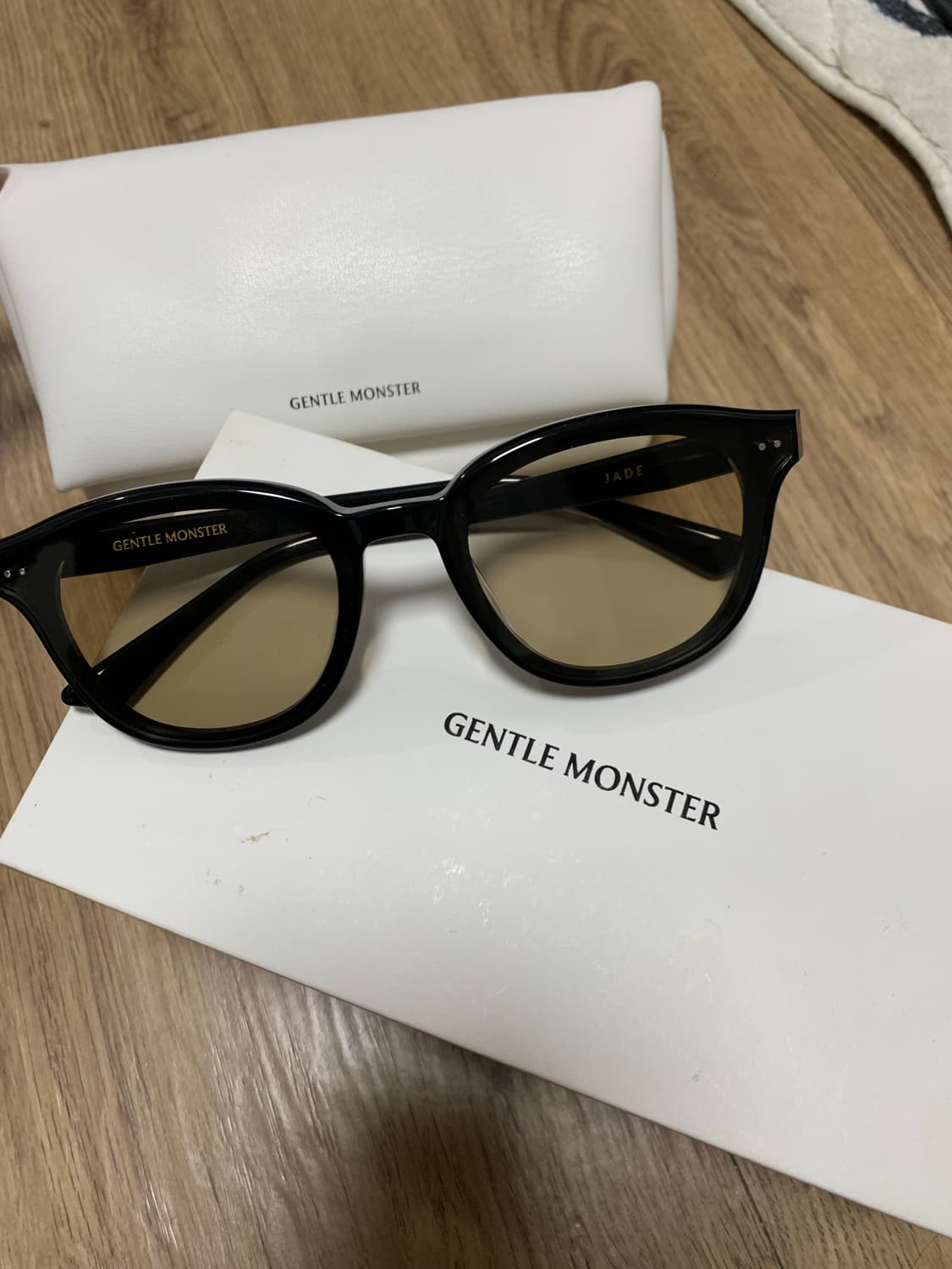 젠틀몬스터 제이드 01 상품이미지1